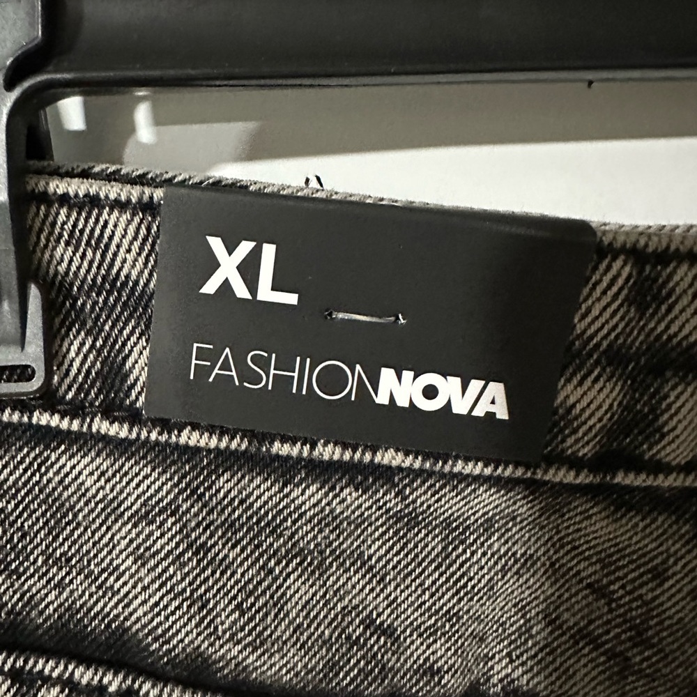Fashion Nova Black Distressed Jean Shorts - Picture 4 of 4